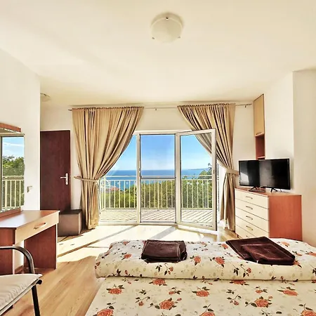 Regina Bella Villa *