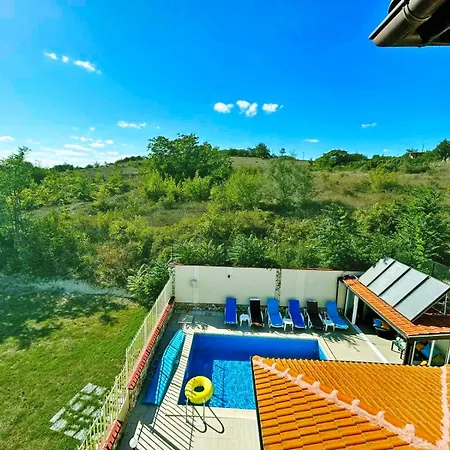 Regina Bella Μπαλτσίκ