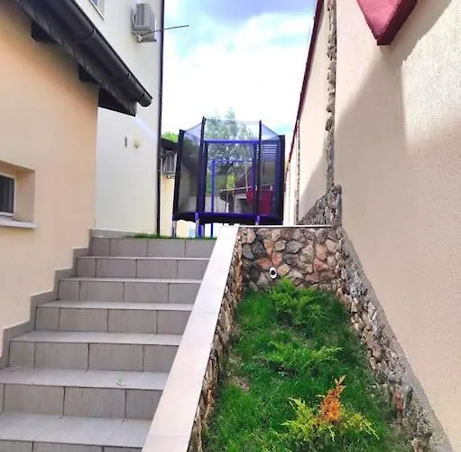 Regina Bella فيلة بالشيك