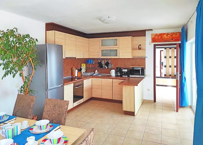 فيلة Regina Bella