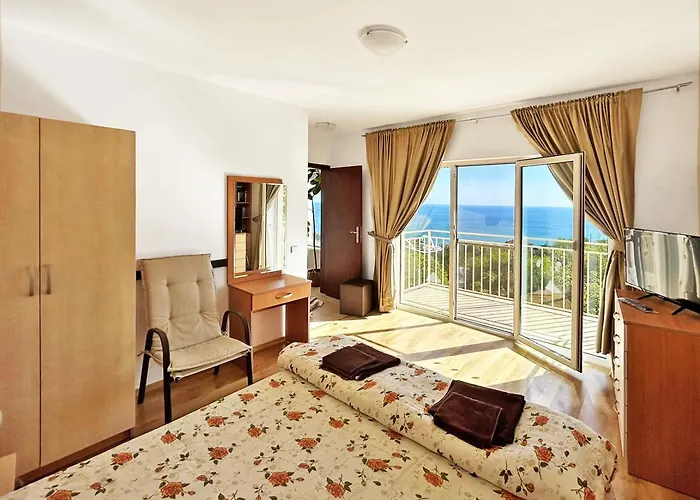 Regina Bella * بالشيك