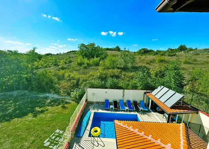 Regina Bella بالشيك