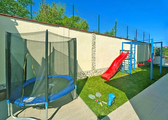 Regina Bella فيلة