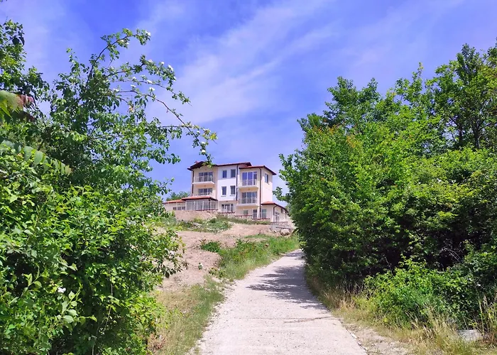 Regina Bella * بالشيك